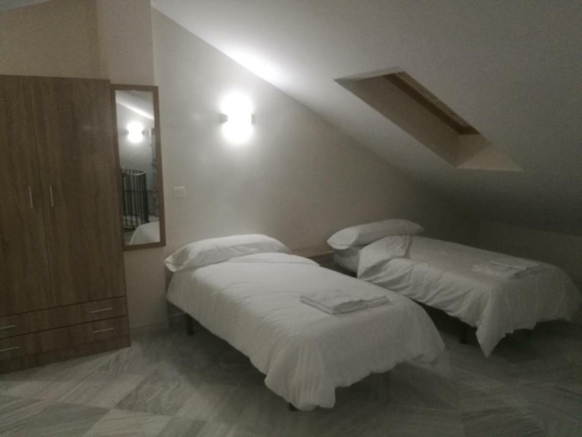 Apartamentos Edificio Vicente Малага Екстериор снимка