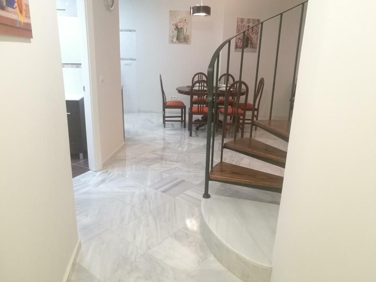 Apartamentos Edificio Vicente Малага Екстериор снимка