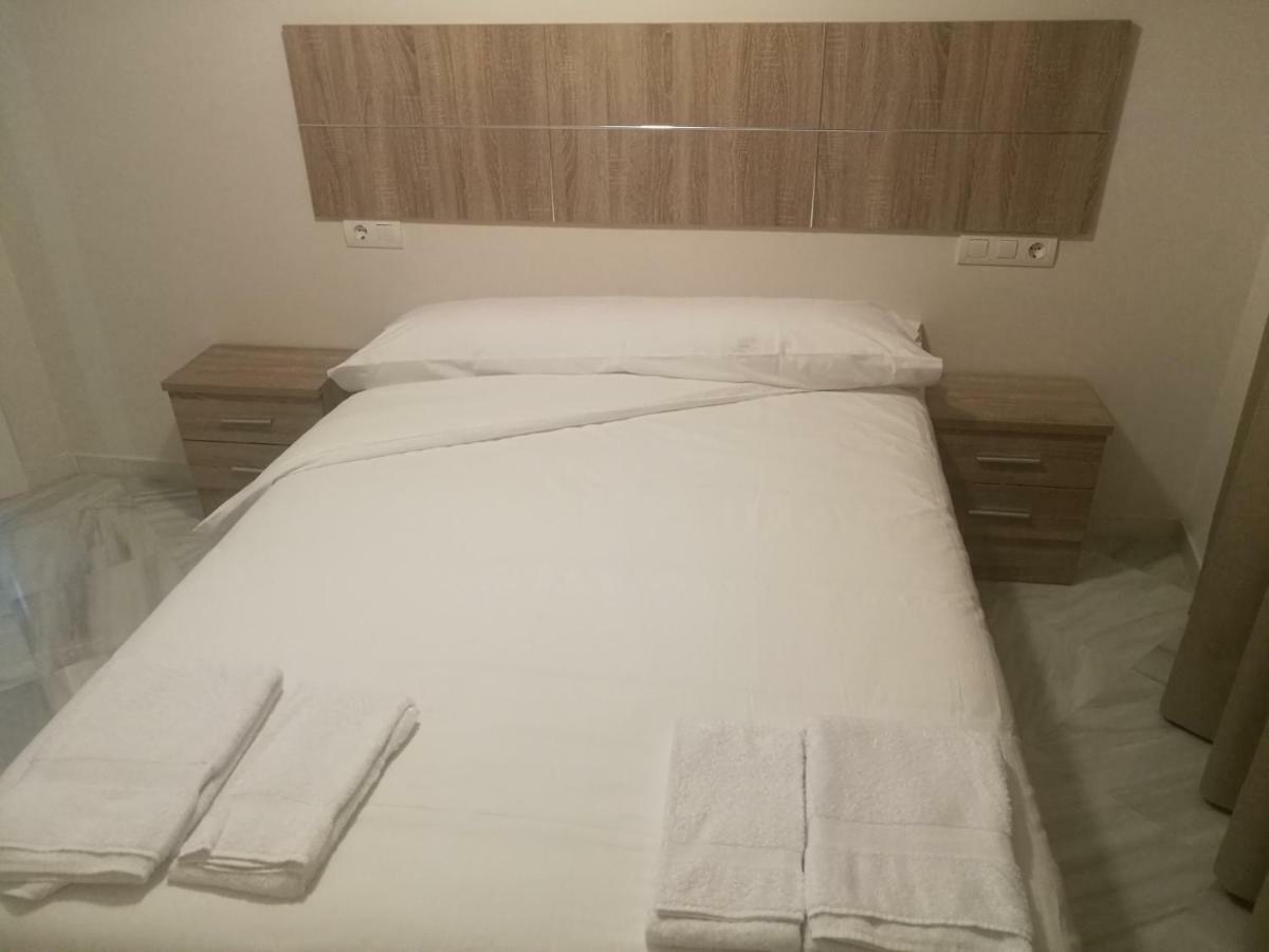 Apartamentos Edificio Vicente Малага Екстериор снимка