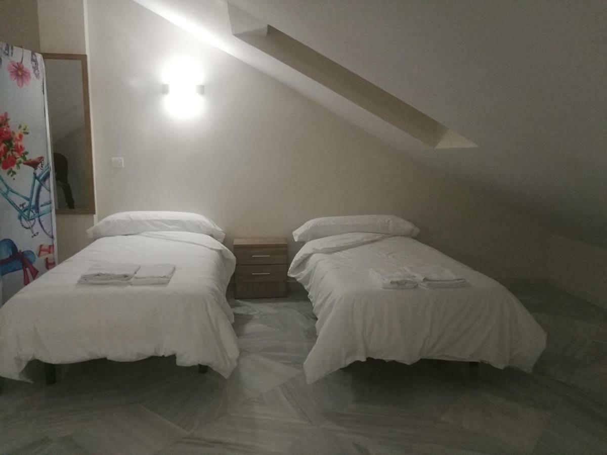 Apartamentos Edificio Vicente Малага Екстериор снимка