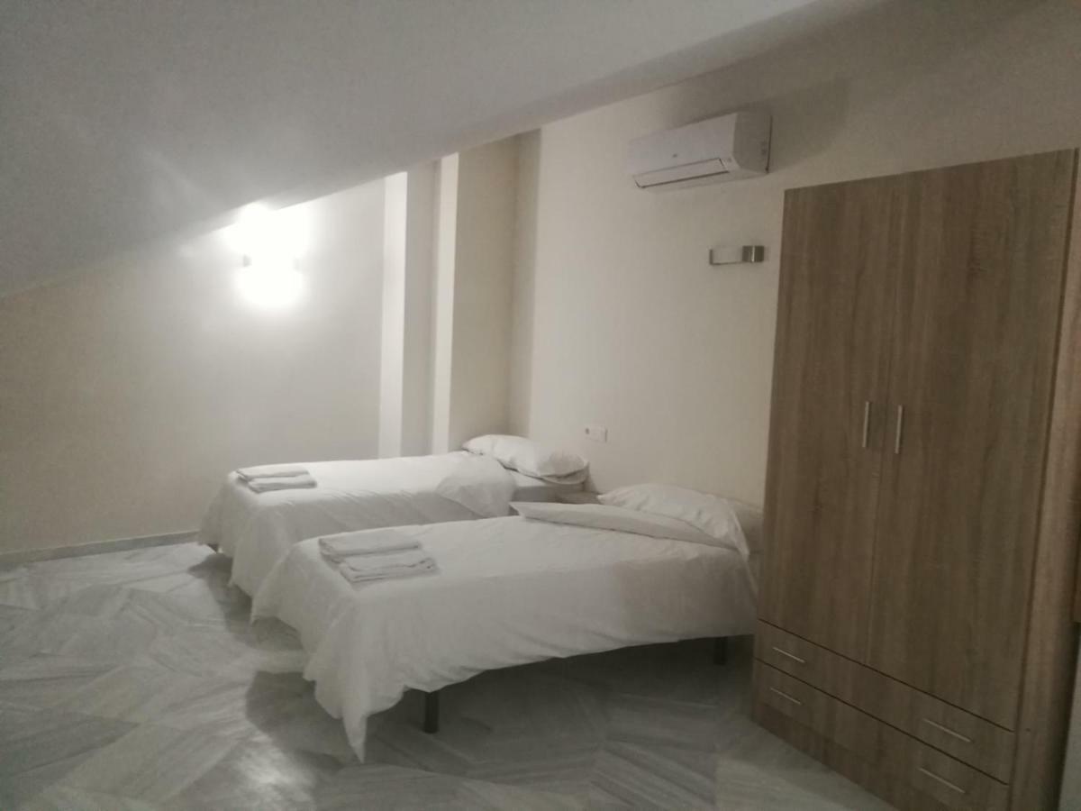 Apartamentos Edificio Vicente Малага Екстериор снимка
