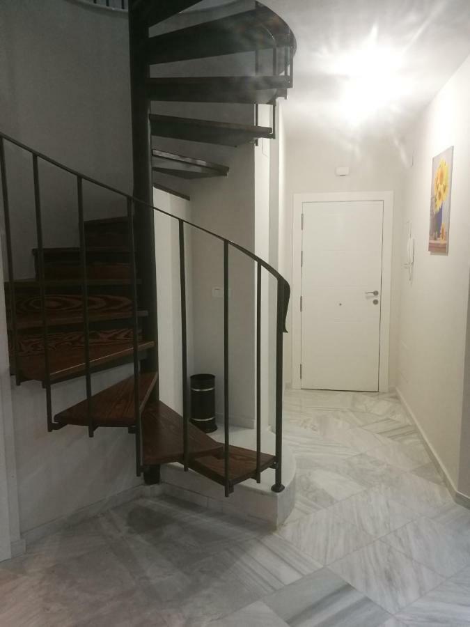 Apartamentos Edificio Vicente Малага Екстериор снимка