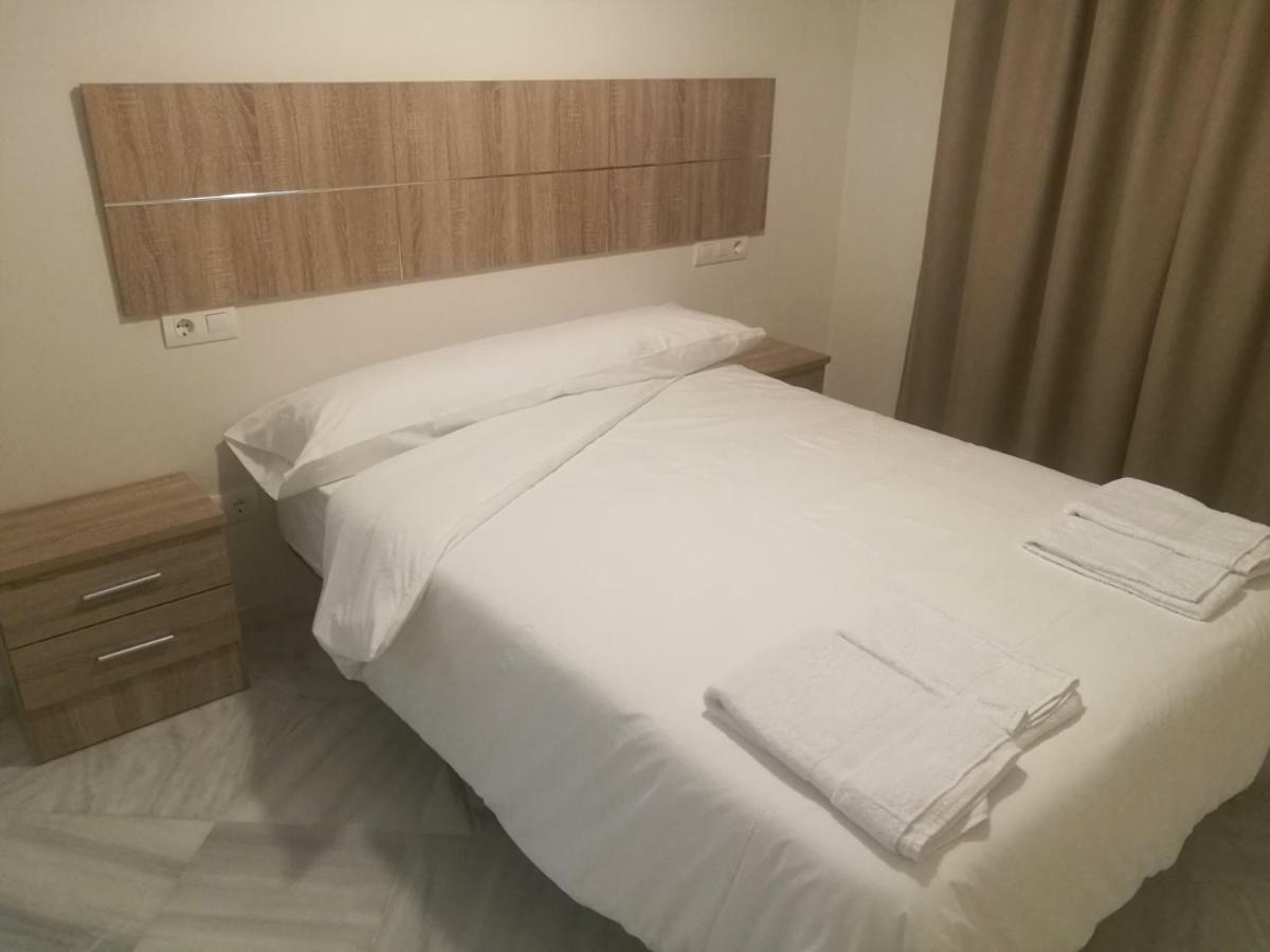 Apartamentos Edificio Vicente Малага Екстериор снимка