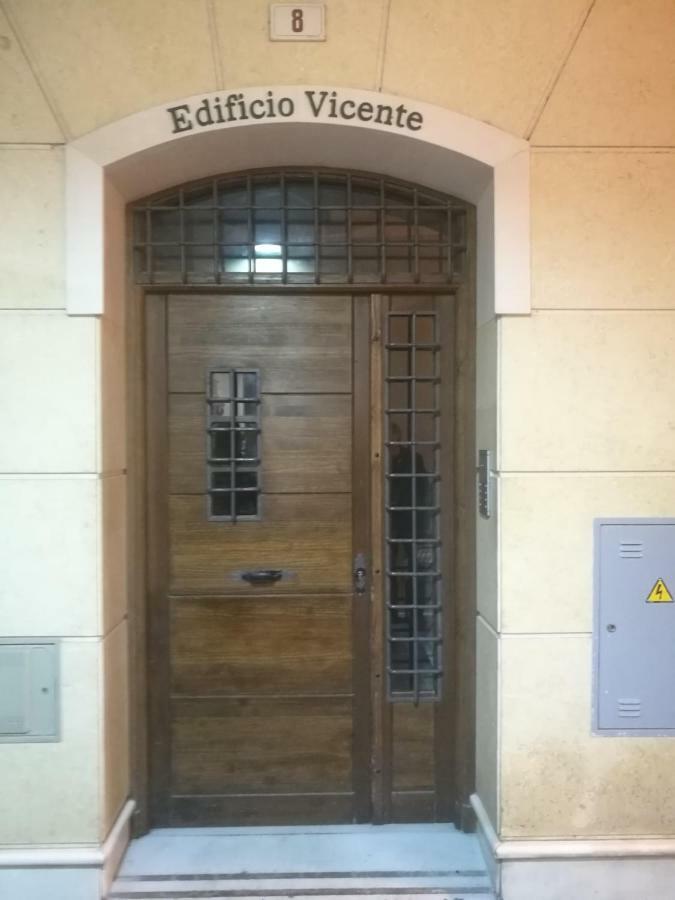 Apartamentos Edificio Vicente Малага Екстериор снимка