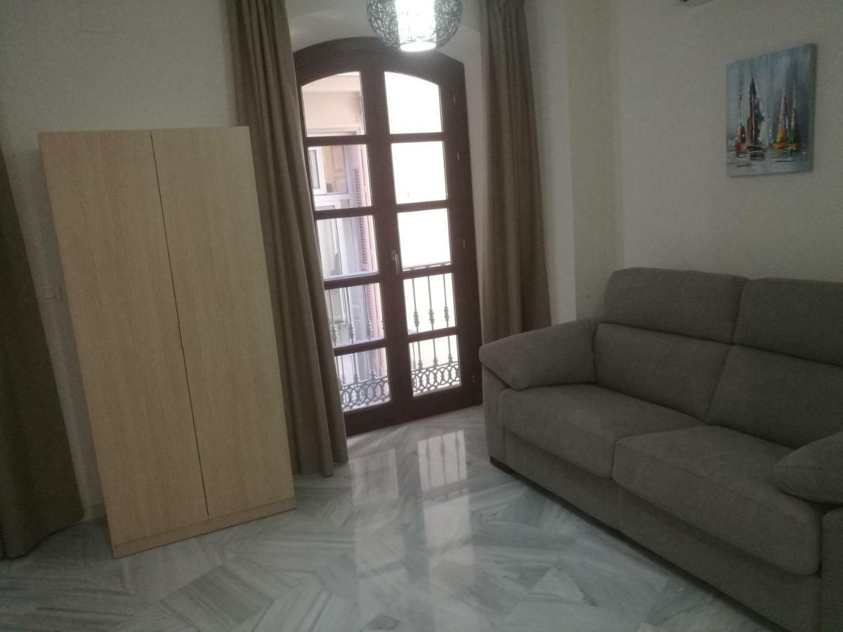 Apartamentos Edificio Vicente Малага Екстериор снимка