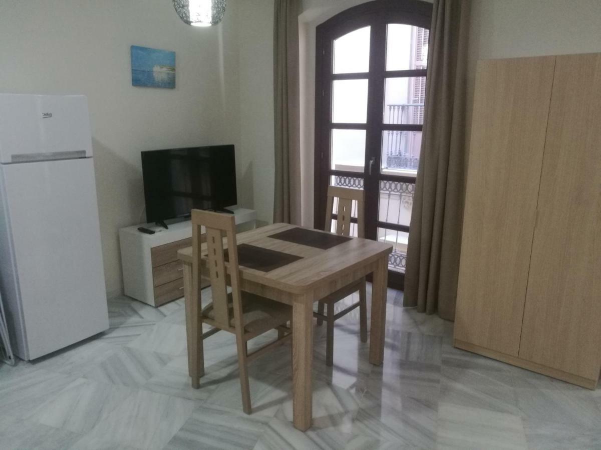 Apartamentos Edificio Vicente Малага Екстериор снимка