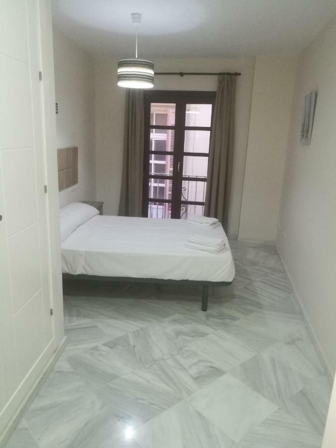 Apartamentos Edificio Vicente Малага Екстериор снимка