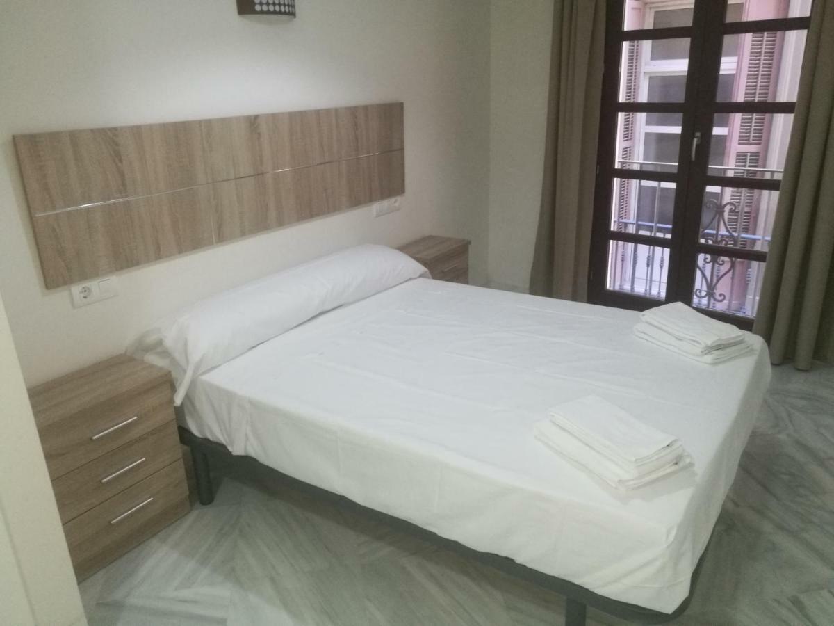 Apartamentos Edificio Vicente Малага Екстериор снимка