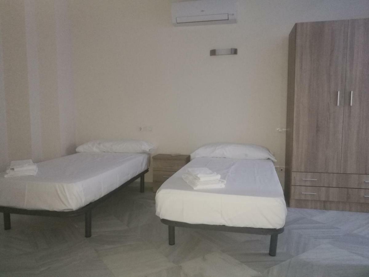 Apartamentos Edificio Vicente Малага Екстериор снимка