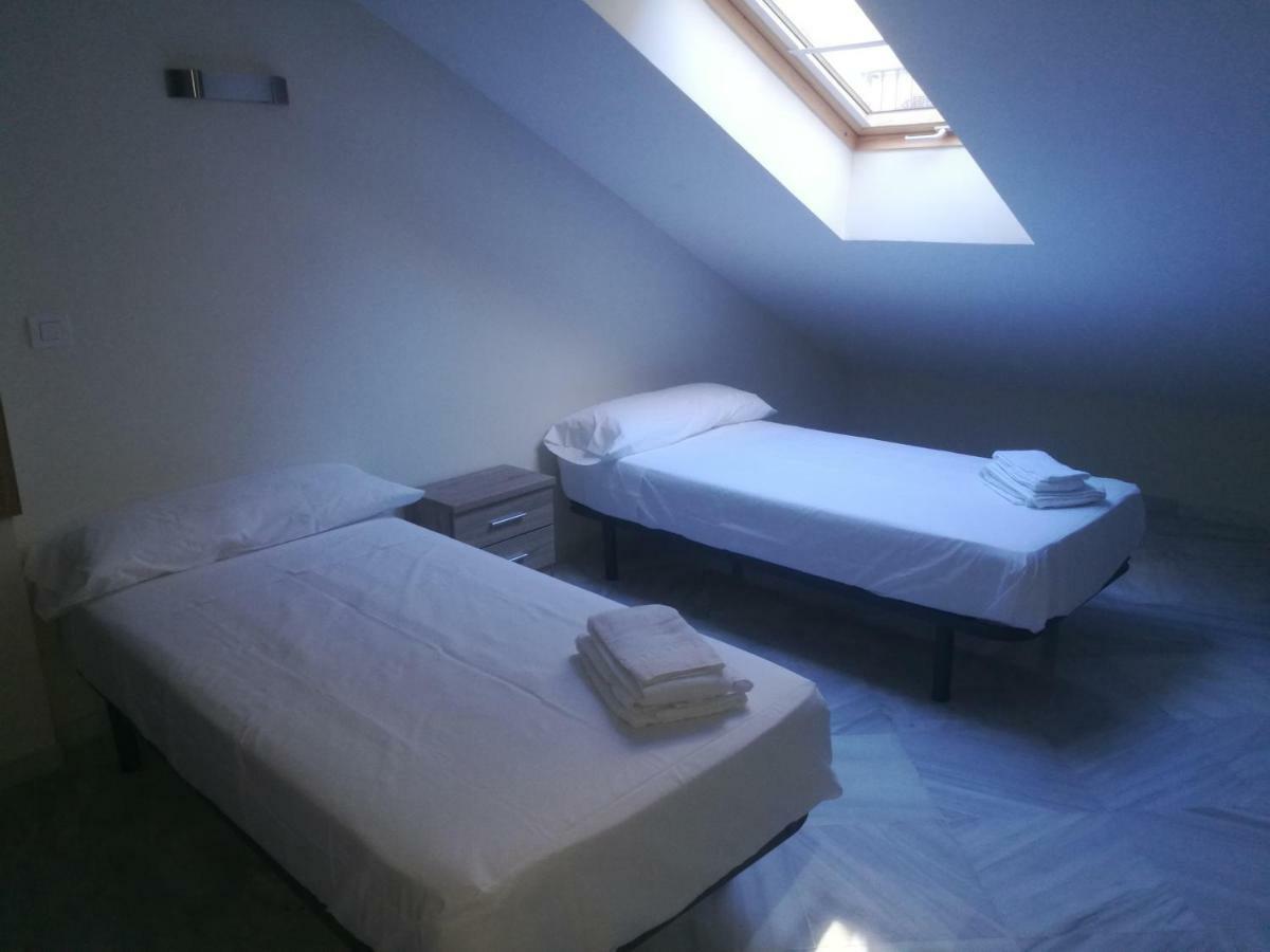 Apartamentos Edificio Vicente Малага Екстериор снимка