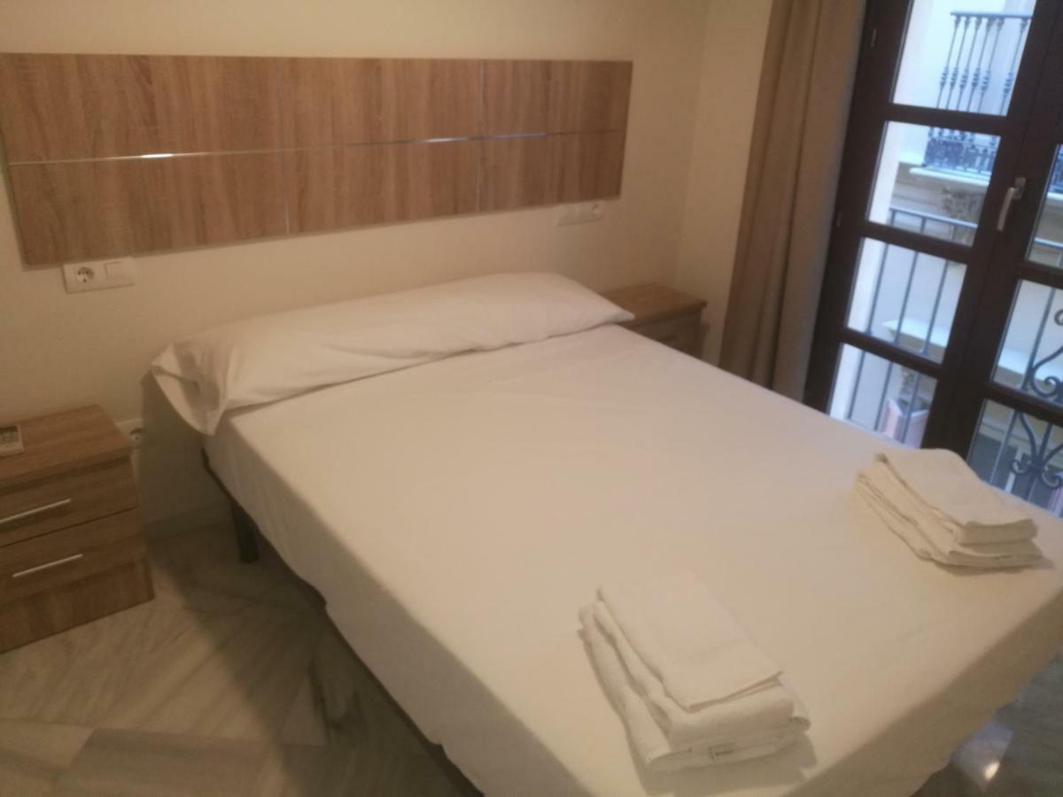 Apartamentos Edificio Vicente Малага Екстериор снимка