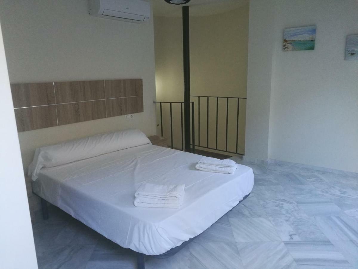 Apartamentos Edificio Vicente Малага Екстериор снимка